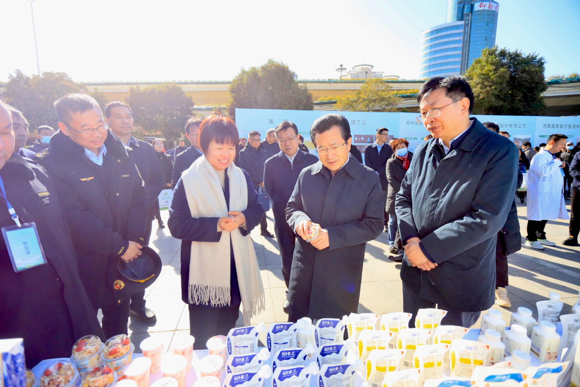 华体平台_华体（中国）一站式服务平台丨落实食品生产加工企业质量安全主体责任，助力人民群众生活更美好——2023年河南省暨郑州食品安全宣传周启动仪式隆重举行
