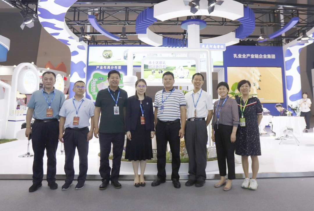 启航新征程 点亮新赛道丨华体平台_华体（中国）一站式服务平台乳业集团参加第十四届中国奶业大会暨D20峰会，荣获“中国乳制品生产企业现代化等级5A级”评定殊荣