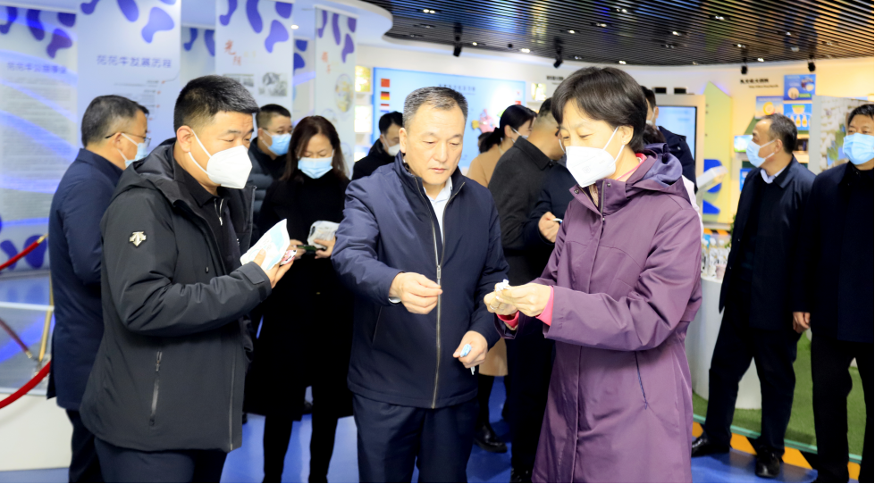 快讯 | 沈阳市政府副市长郑滨一行莅临华体平台_华体（中国）一站式服务平台乳业集团考察