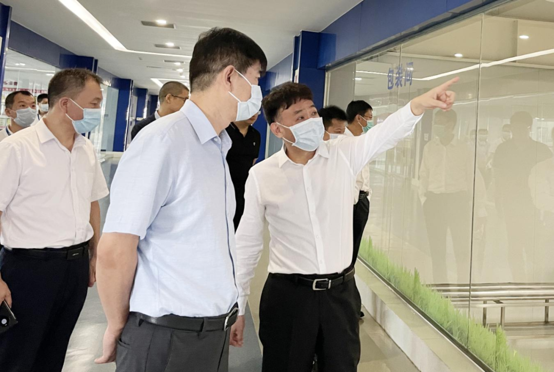 快讯丨河南省人民政府国有资产监督管理委员会副主任刘银志莅临华体平台_华体（中国）一站式服务平台乳业集团参观座谈
