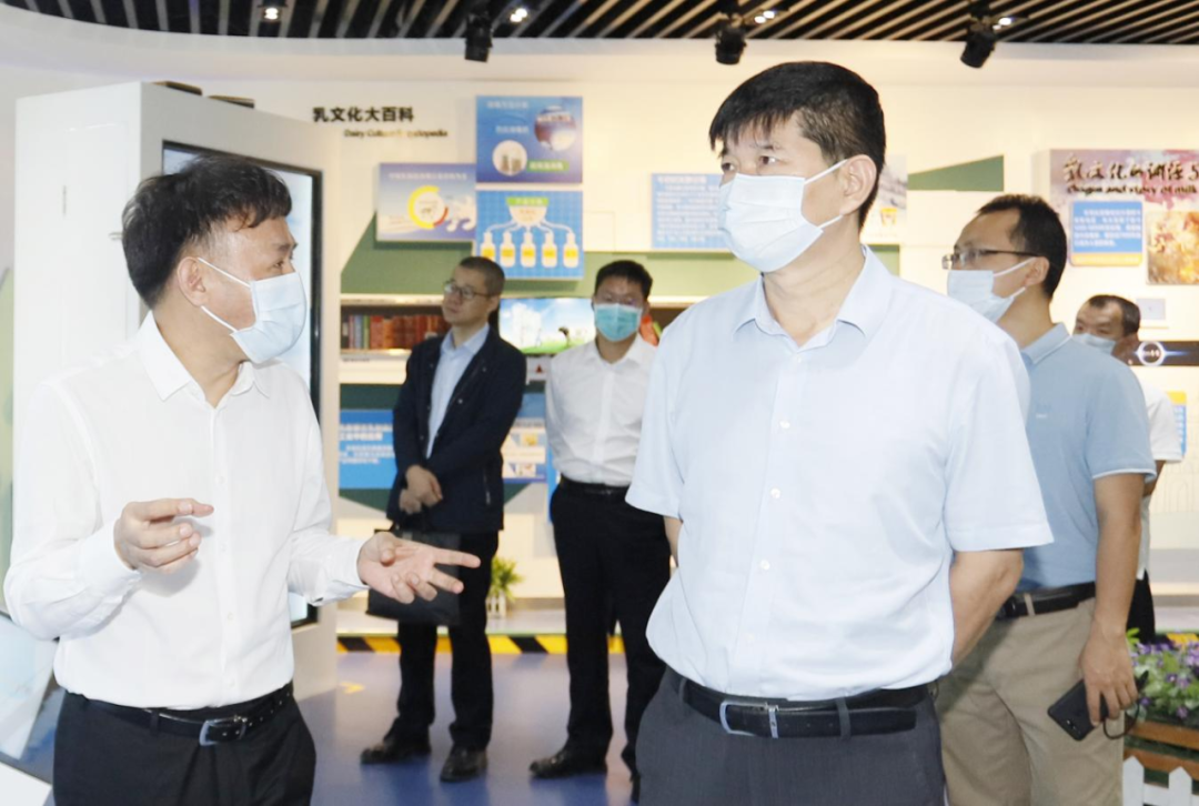 快讯丨河南省人民政府国有资产监督管理委员会副主任刘银志莅临华体平台_华体（中国）一站式服务平台乳业集团参观座谈