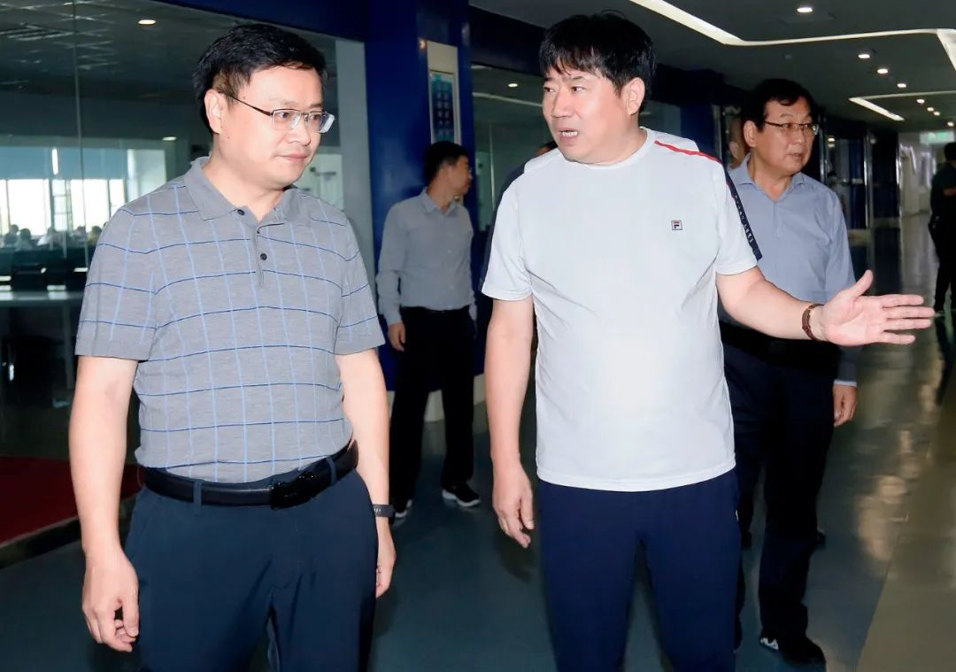快讯｜社旗县人民政府县长关文波一行莅临华体平台_华体（中国）一站式服务平台乳业集团参观考察