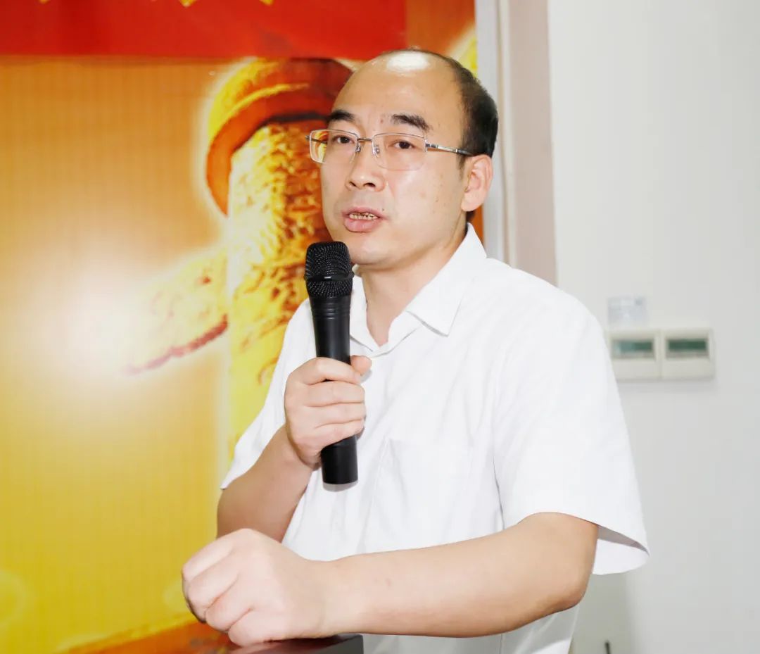 鼓足干劲·再创辉煌 | 华体平台_华体（中国）一站式服务平台乳业集团召开经销商座谈会