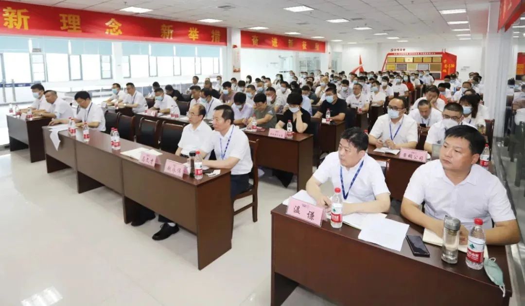 鼓足干劲·再创辉煌 | 华体平台_华体（中国）一站式服务平台乳业集团召开经销商座谈会