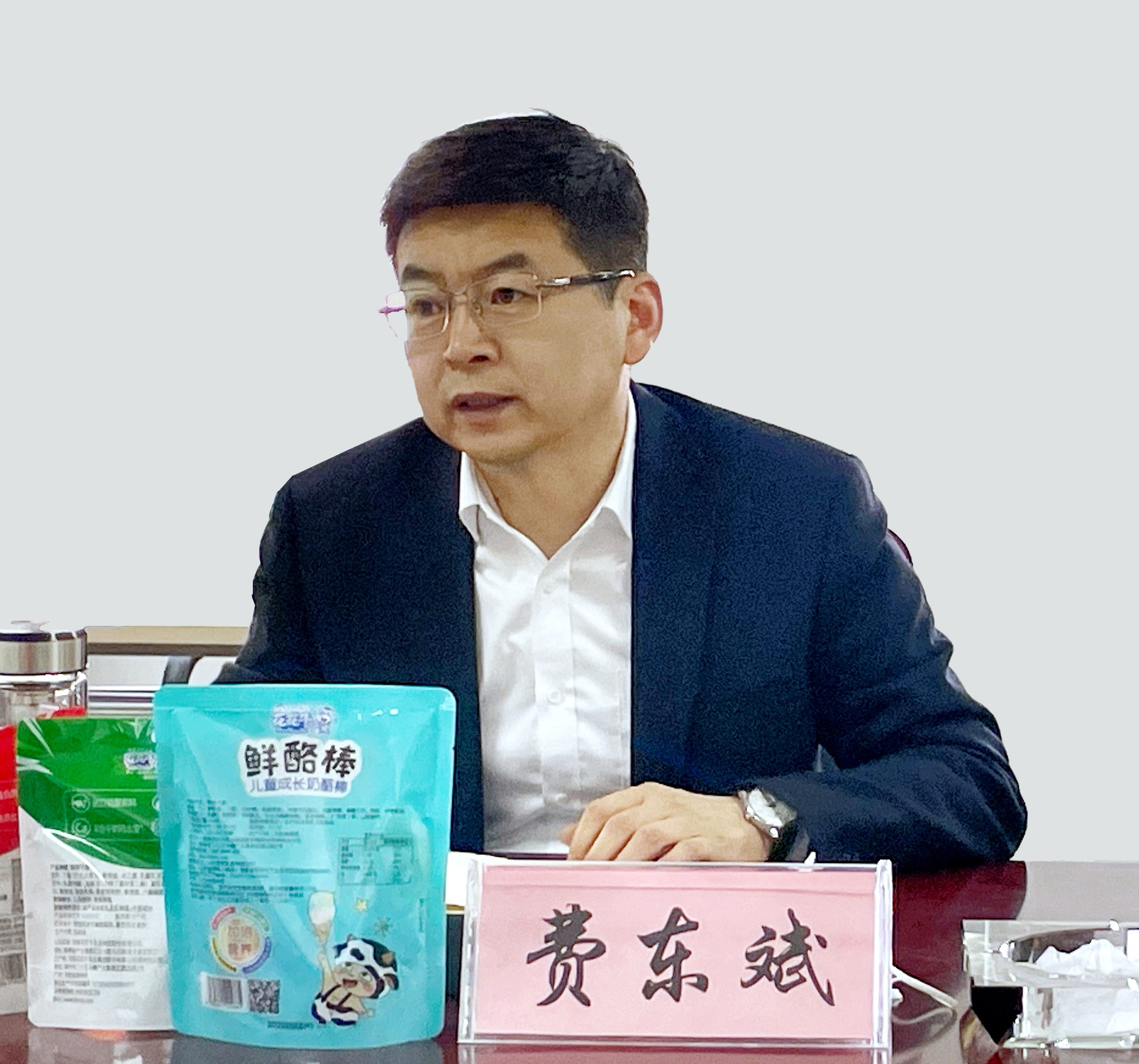 河南省委常委、副省长费东斌莅临 华体平台_华体（中国）一站式服务平台乳业集团调研