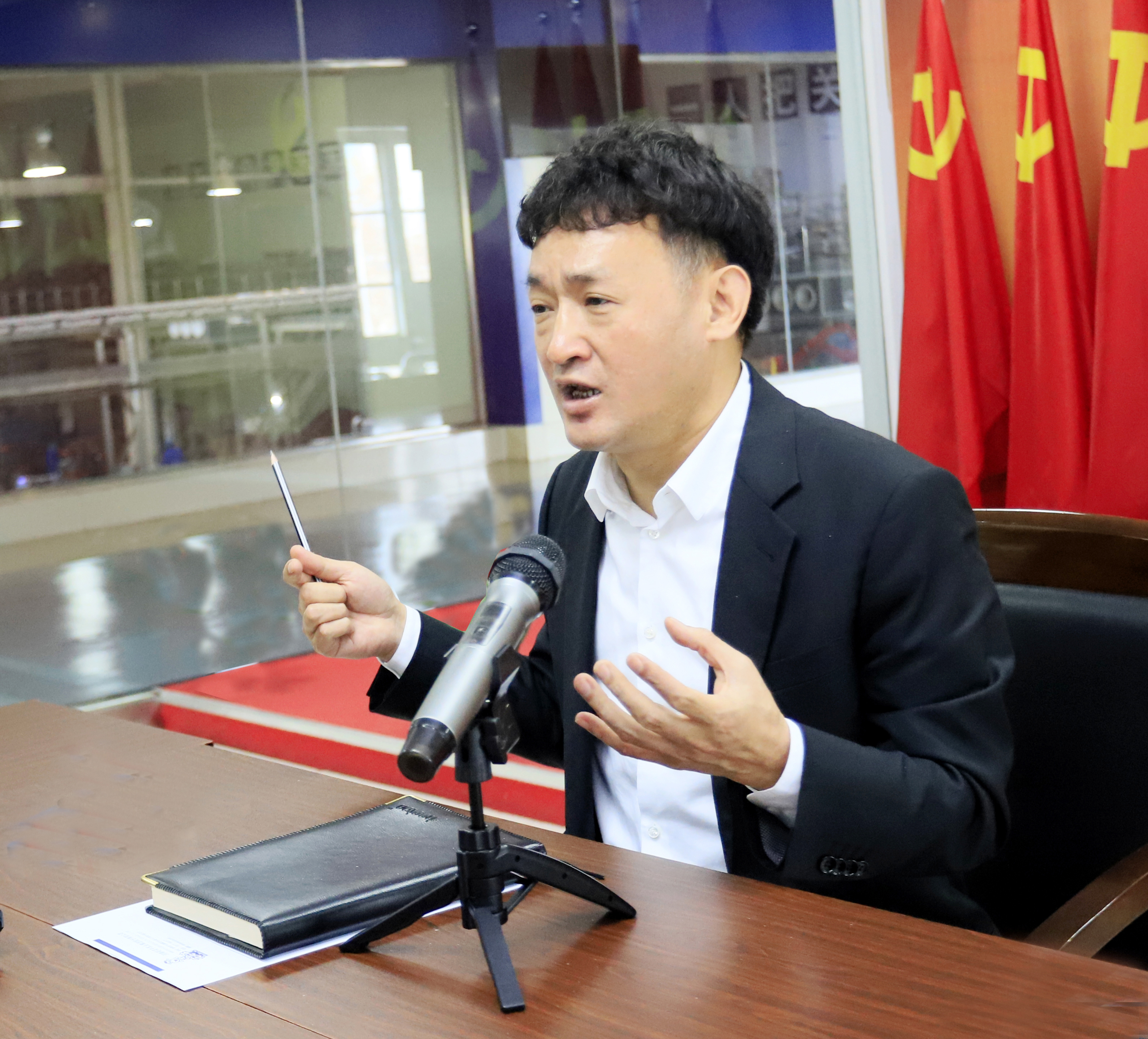 鼓足干劲、攻坚克难，决战2021 ，推动华体平台_华体（中国）一站式服务平台再上新台阶