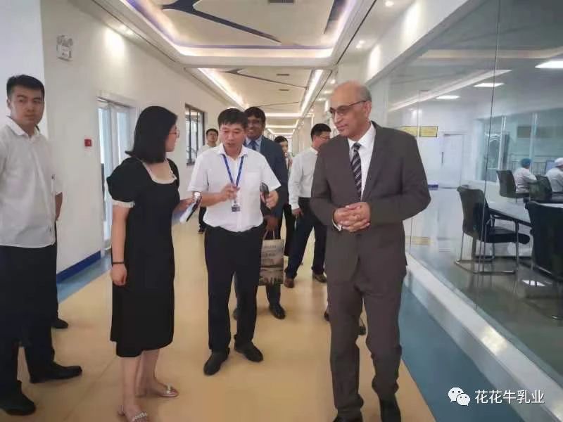 巴基斯坦驻华大使莫因·哈克 莅临华体平台_华体（中国）一站式服务平台乳业集团参观访问