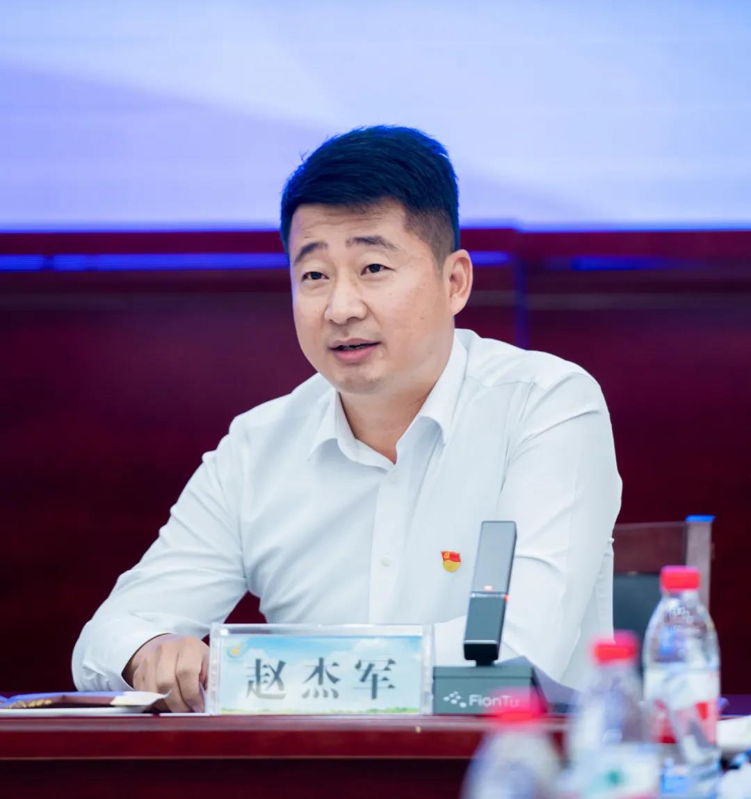 华体平台_华体（中国）一站式服务平台| 兰考县人民政府与蒙牛、华体平台_华体（中国）一站式服务平台达成战略合作 助力河南奶业高质量发展
