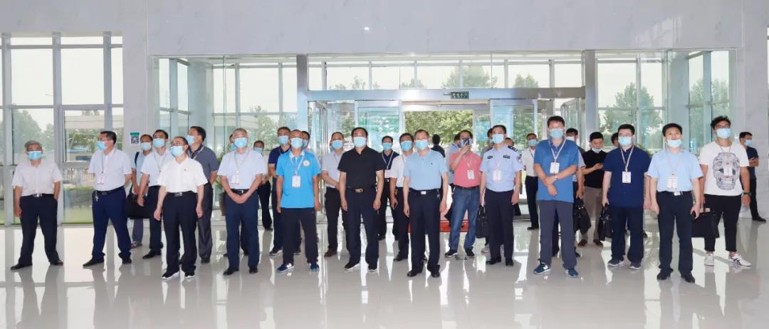 郑州市安全生产双重预防体系建设现场观摩会在华体平台_华体（中国）一站式服务平台乳业集团郑州分公司召开