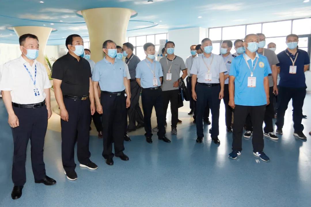 郑州市安全生产双重预防体系建设现场观摩会在华体平台_华体（中国）一站式服务平台乳业集团郑州分公司召开