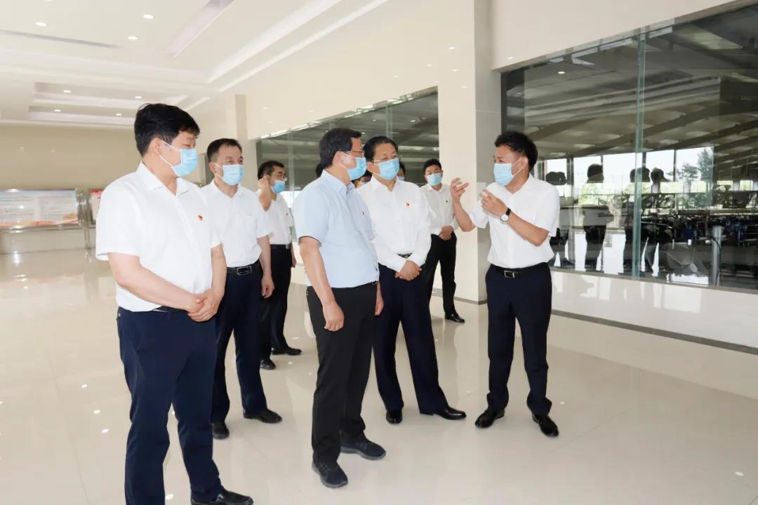 快讯 | 河南省委常委、省纪委书记、省监委主任任正晓莅临华体平台_华体（中国）一站式服务平台乳业集团新蔡瑞亚牧场调研