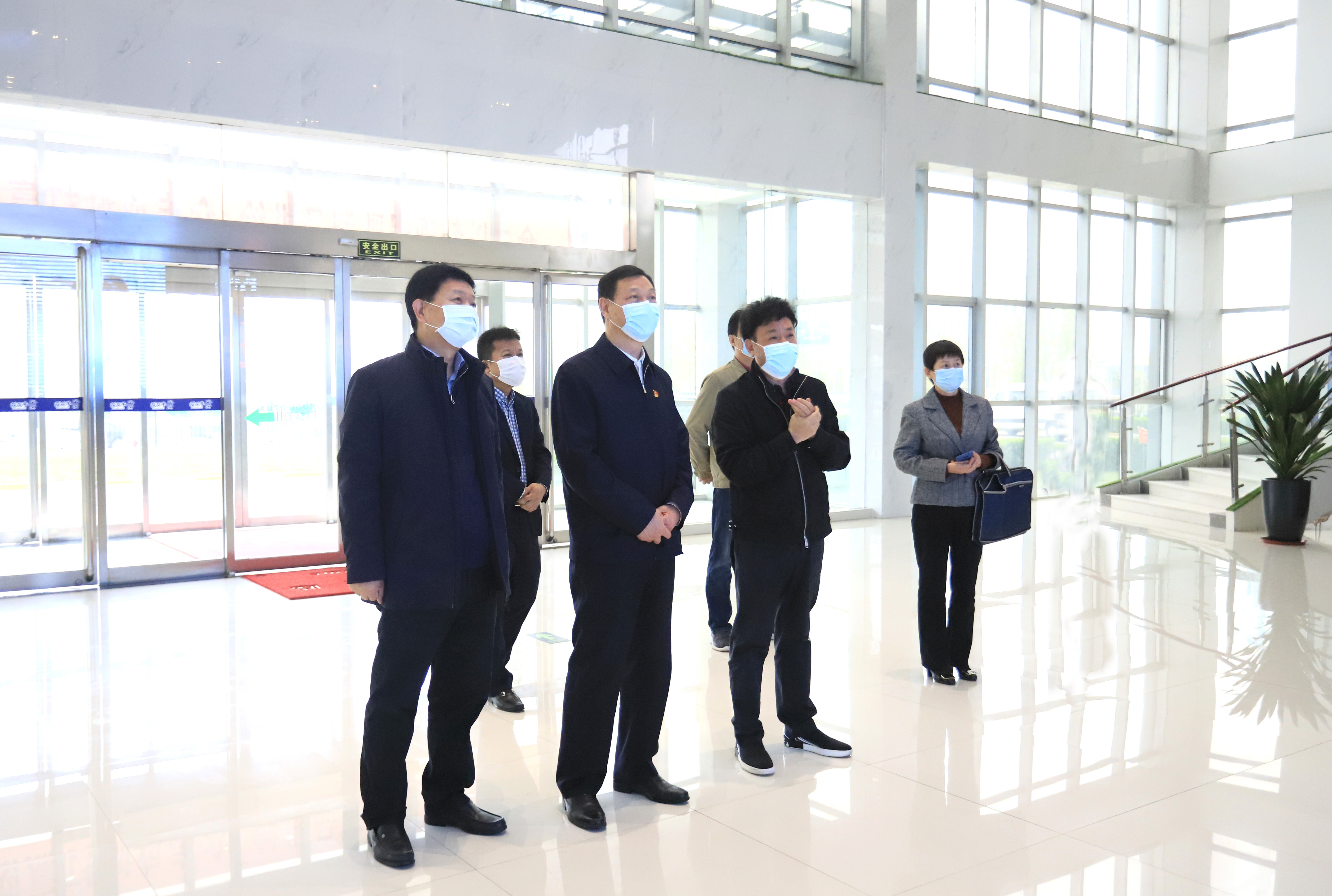 河南省委农办主任、农业农村厅厅长申延平一行调研河南华体平台_华体（中国）一站式服务平台乳业集团