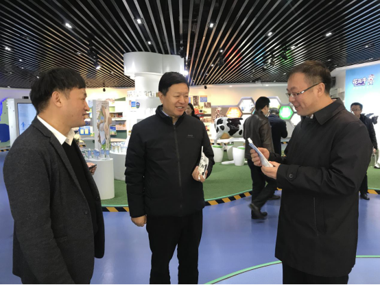 宁夏回族自治区农业农村厅党组书记、厅长王刚一行莅临华体平台_华体（中国）一站式服务平台乳业集团调研