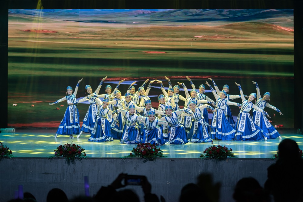 “不忘初心、聚力前行” 华体平台_华体（中国）一站式服务平台集团2018迎新春联欢会隆重举行