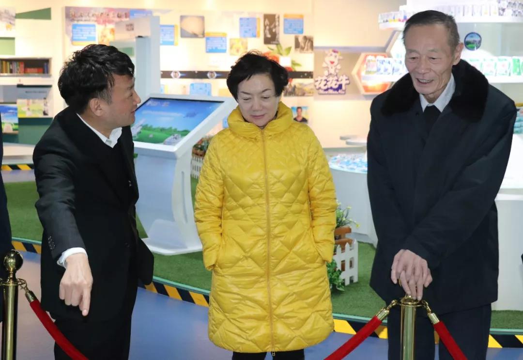 中国奶业协会高鸿宾会长莅临华体平台_华体（中国）一站式服务平台指导工作