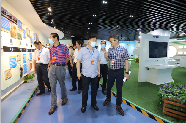 快讯|郑州市人大代表莅临河南华体平台_华体（中国）一站式服务平台乳业集团参观调研