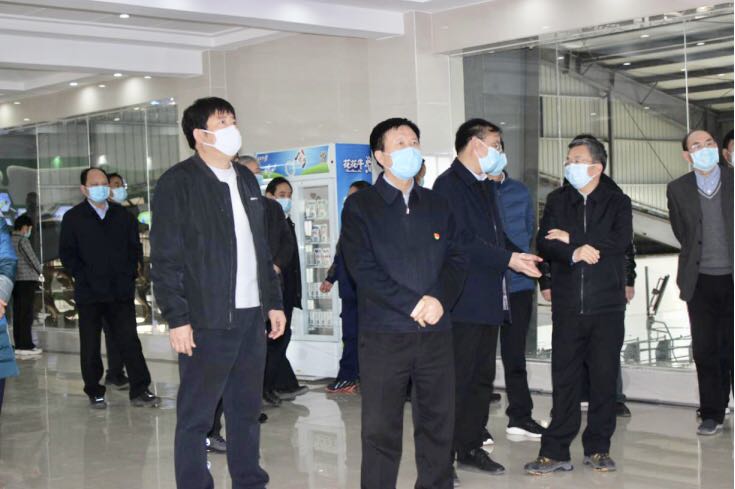平顶山市委书记周斌一行莅临华体平台_华体（中国）一站式服务平台乳业集团 鲁山瑞亚牧业有限公司调研疫情防控和复工复产情况