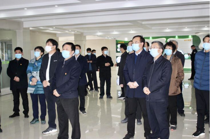 平顶山市委书记周斌一行莅临华体平台_华体（中国）一站式服务平台乳业集团 鲁山瑞亚牧业有限公司调研疫情防控和复工复产情况
