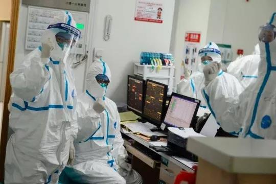 爱心华体平台_华体（中国）一站式服务平台 | 向抗疫一线医护工作者致敬！