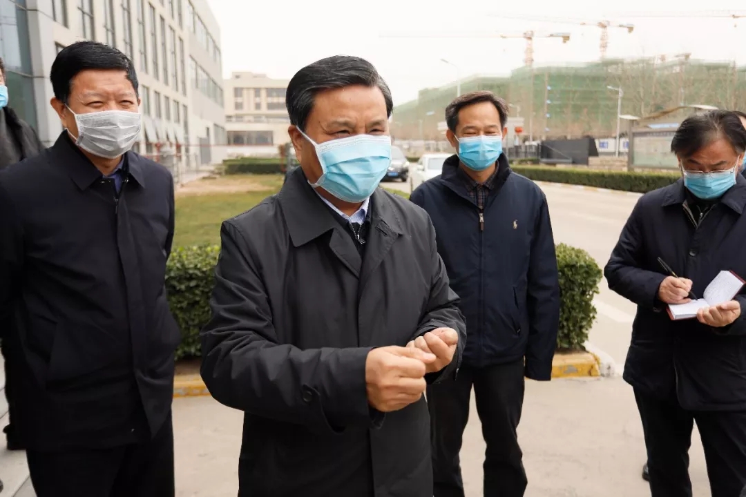 快讯丨河南省副省长武国定莅临华体平台_华体（中国）一站式服务平台乳业集团调研重点保障企业复工复产情况