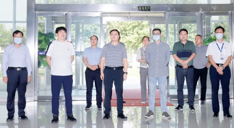 快讯｜社旗县人民政府县长关文波一行莅临华体平台_华体（中国）一站式服务平台乳业集团参观考察