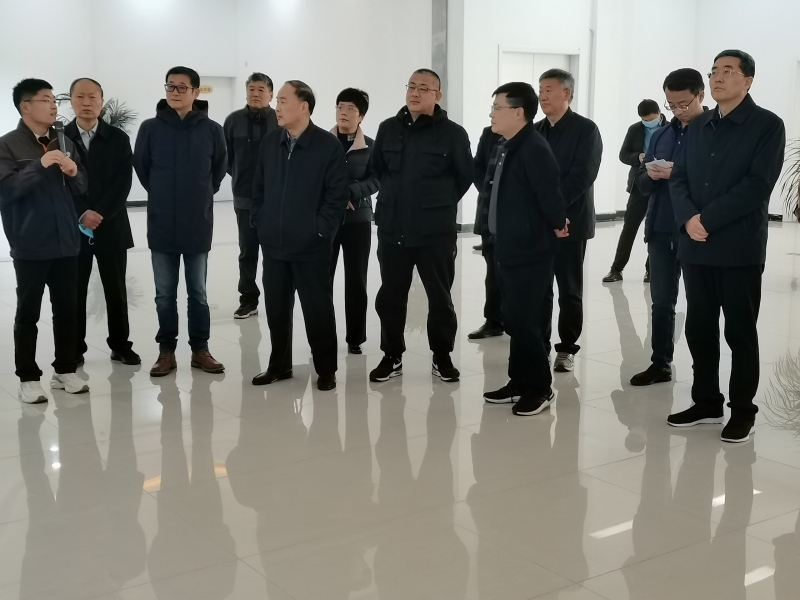 华体平台_华体（中国）一站式服务平台 | 农业农村部畜牧兽医局副局长魏宏阳一行莅临华体平台_华体（中国）一站式服务平台平舆诚信瑞亚牧业公司参观调研
