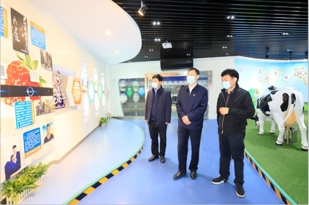 河南省委农办主任、农业农村厅厅长申延平一行调研河南华体平台_华体（中国）一站式服务平台乳业集团