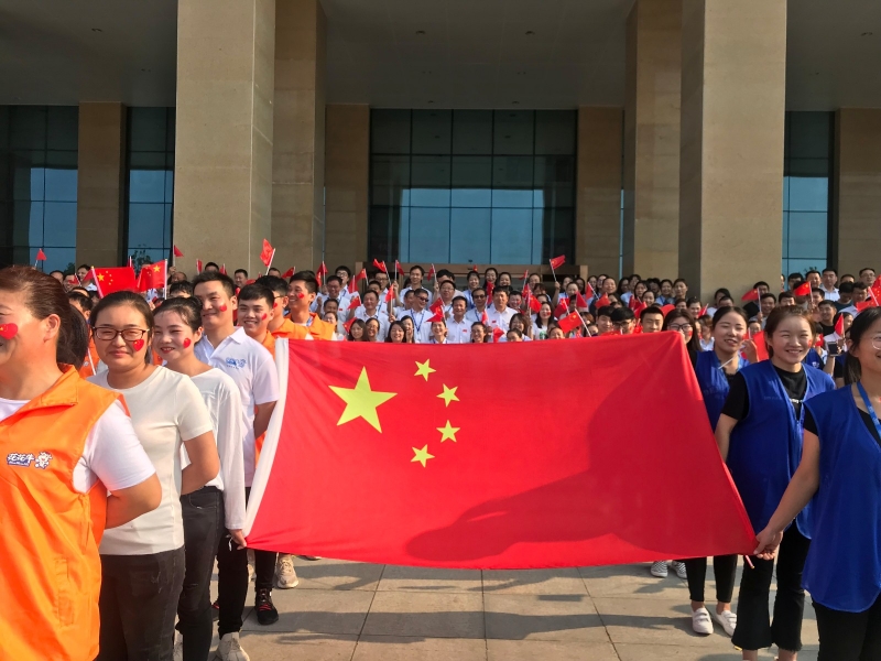 华体平台_华体（中国）一站式服务平台 唱红歌 祝福我的国！！！